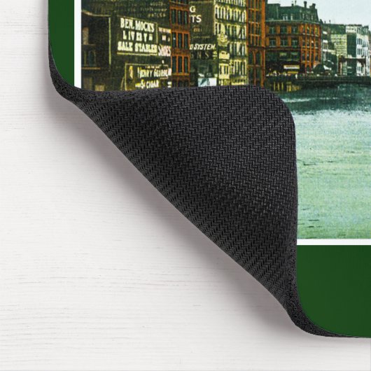 Milwaukee-Fluss, Milwaukee, Wisconsin Mousepad (Ecke)