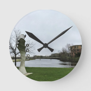 Milwaukee River, West Bend, Wisconsin Runde Wanduhr