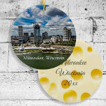 Milwaukee Wisconsin Chef Christmas Keepake Keramik Ornament<br><div class="desc">Milwaukee,  Wisconsin Cheddar Käse Kopf Weihnachtsweih Keramik Ornament</div>