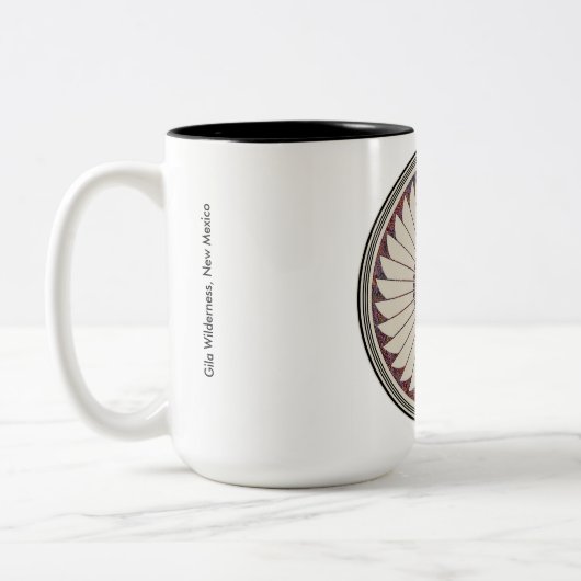 Mimbres Pottery Design Zweifarbige Tasse (Links)