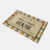 Mimi and Papa's House Grandkids Spoiled Here Fußmatte (Schrägansicht)