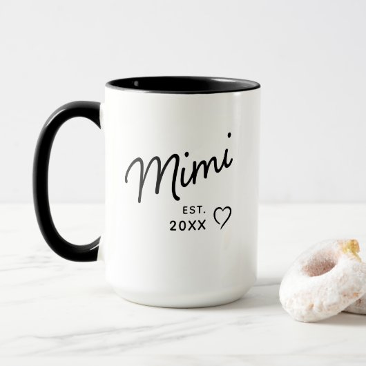 Mimi Black and White Minimalist Est Year  Tasse (Mit Donut)