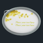Mimosa Ovale Gürtelschnalle<br><div class="desc">Mimosa Blume auf weißem Hintergrund. Das berühmte Symbol für Frauentag. Bereit, um mit Ihrem Text angepasst werden.</div>