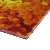 Mimosa Schneidebrett mit surrealistischen Farben (Ecke)