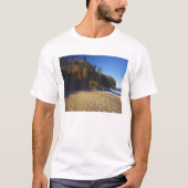 Minenstrand bei Pictured Rocks National T-Shirt (Vorderseite)