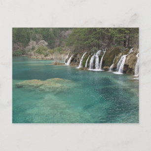 Mineralvorkommen machen Wasserfälle und klare Postkarte