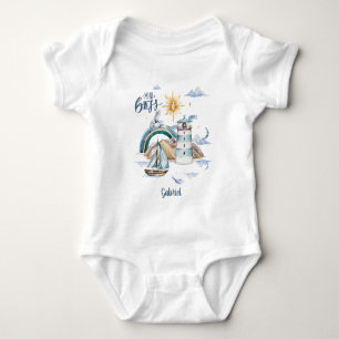 Mini-Boss-Schiff im Ozean individuell anpassbar Baby Strampler