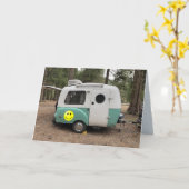 MINI CAMPER TRAILER - GLÜCKLICHE BIRTHDAKARTEN KARTE (Gelbe Blume)