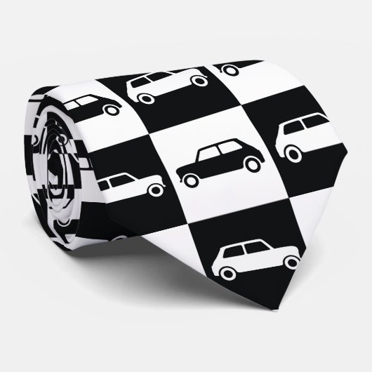 Mini-Cooper mit schwarzer Checkerboard Krawatte (Gerollt)