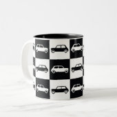 Mini-Cooper mit schwarzer Checkerboard Zweifarbige Tasse (Vorderseite Links)
