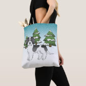 Mini Goldendoodle Winterwald in Schwarzwald Tasche (Von Nahem)