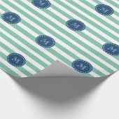 Mini Green Stripes Muster, Navy Blue Monogram Geschenkpapier (Ecke)