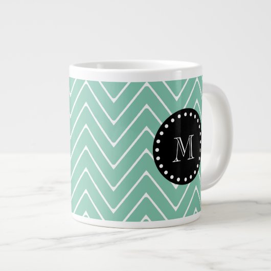 Mini-Grünes Zickzack Muster| Schwarze Monogramm Jumbo-Tasse (Vorderseite Rechts)