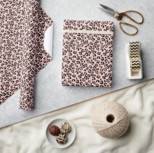 Mini Leopard Rose Gold Flecken auf sanftem Blush R Geschenkpapier