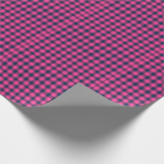 Mini Pixel Buffalo Check Plaid Pink Navy Geschenkpapier (Ecke)