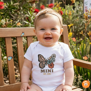 Mini-Schmetterling mit passendem EST-Jahr-Outfit Baby Strampler