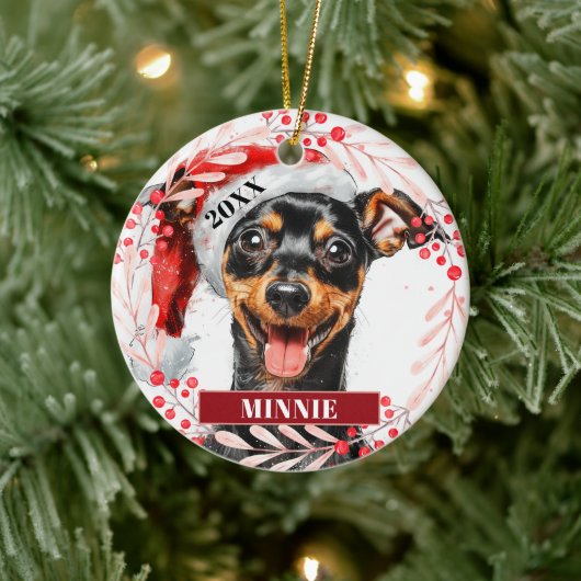 Miniatur Pinscher in Weihnachtsmannmütze Weihnacht Keramik Ornament (Baum)