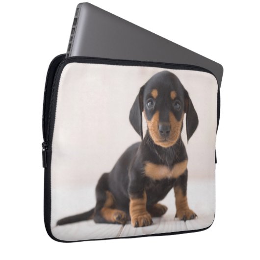 MiniaturDackel-Sitzen Laptopschutzhülle (Vorne Rechts)