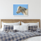 Miniaturhorn-Headshot Leinwanddruck (Insitu (Schlafzimmer))