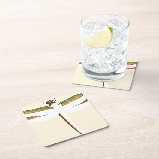 Miniaturlibelle auf weißem Hintergrund Rechteckiger Pappuntersetzer (Vor Ort)