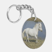 Miniaturpferd, das nahe Wasser läuft Schlüsselanhänger (Vorderseite links)