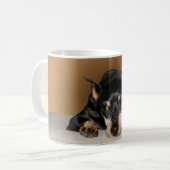 Miniaturpinscher-alias minimales Button Kaffeetasse (Vorderseite Links)