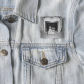 Miniaturpudel, die vor Kamin sitzen Button (Beispiel)