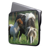 Miniaturstute u. Fohlen 2 Laptopschutzhülle (Vorderseite Links)