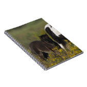 Miniaturstute u. Fohlen in den Blumen Notizblock (Rechte Seite)