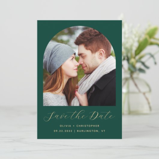 Minimal 2-Foto Boho Arch Emerald Green Gold Save The Date (Stehend Vorderseite)