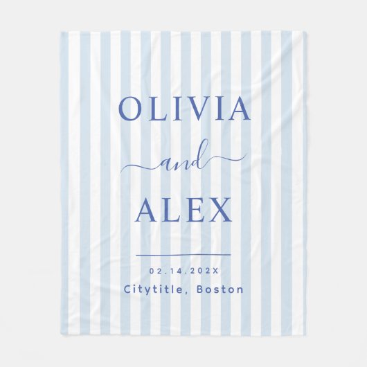 Minimal and Chic Blue French Personalized Wedding Fleecedecke (Vorderseite)
