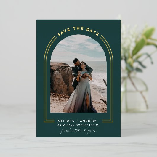 Minimal Arch Save the Date Emerald Green Folieneinladung (Stehend vorne)