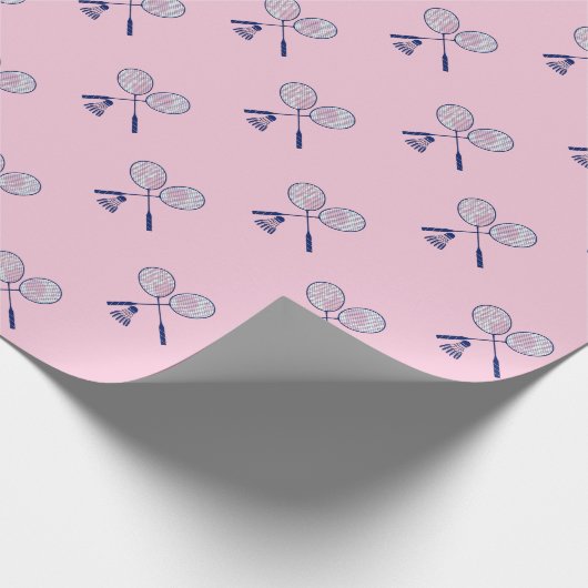 Minimal Badminton Rackets Shuttlecock Birdie Pink Geschenkpapier (Ecke)