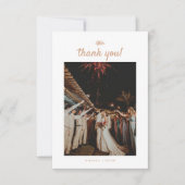 Minimal Beige Palm Leaf Wedding Foto Dankeskarte (Vorderseite)
