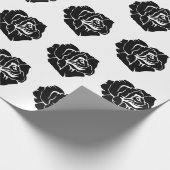 Minimal Black and White Rose Pattern Geschenkpapier (Ecke)