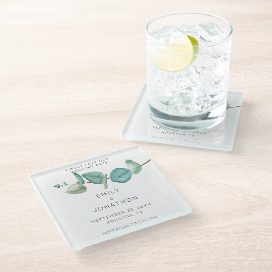 Minimal Blue Eucalyptus Keepake Save the Date Gla Glasuntersetzer (Schrägansicht)