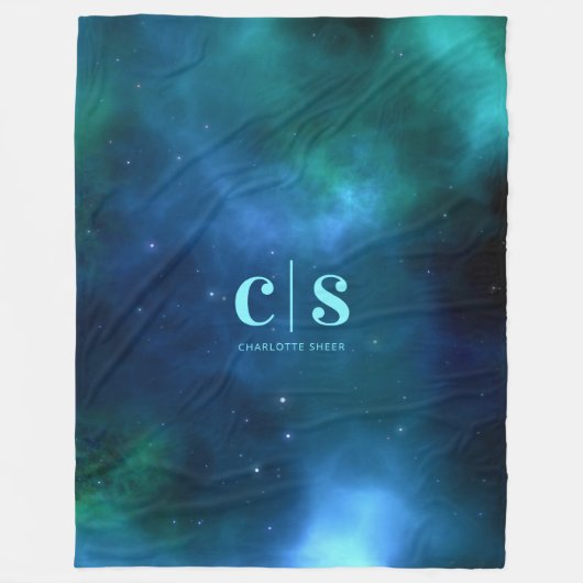 Minimal Blue Green Galaxy Monogram Fleecedecke (Vorderseite)