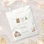 Minimal Boho Boy Clothes Kinderdusche Geschenktütchen (Ausgeschnitten)