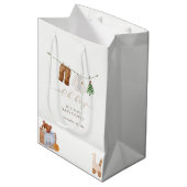 Minimal Boho Boy Clothes Kinderdusche Mittlere Geschenktüte (Vorderseite Schrägansicht)