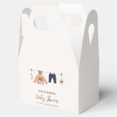 Minimal Boho Boy Winter Clothesline Babydusche Geschenkschachtel (Geöffnet)