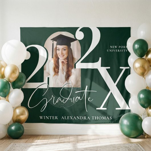 Minimal Bold Year Arch Grad Photo Graduation Green Wandteppich
