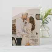 Minimal Casual Wedding Photo | Modern Script Einladung (Stehend Vorderseite)