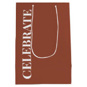 Minimal CELEBRATE | Terracotta Holiday Mittlere Geschenktüte (Rückseite)