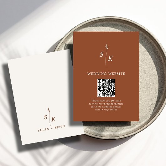Minimal Chic Leaf Monogram Wedding Website QR Code Begleitkarte