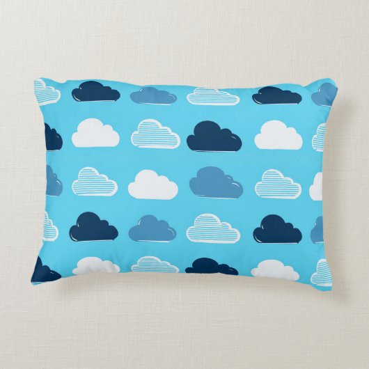 Minimal Clouds Pattern – Blue Sky Vibes Dekokissen (Rückseite)