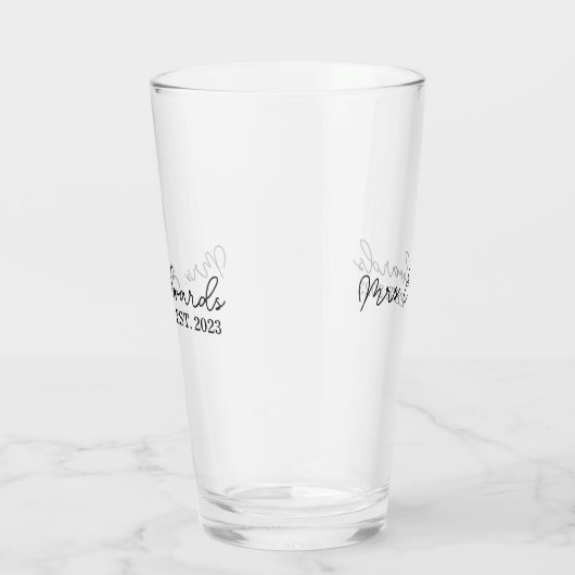 Minimal Cursive Frau Custom Nachname Hochzeitsgesc Glas (Rechts)