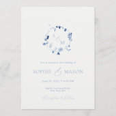 Minimal Dusty Blue Monogram Wreath Wedding  Einladung (Vorderseite)