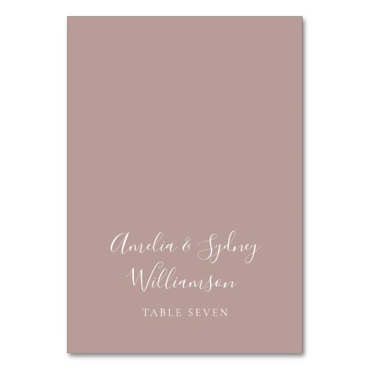 Minimal Dusty Mauve Script Individuelle Name Platz Tischnummer (Vorderseite)