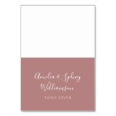 Minimal Dusty Rose Script Individuelle Name Platzk Tischnummer (Vorderseite)