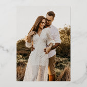 Minimal einfache moderne Art Zwei Foto Hochzeit Folieneinladung (Rückseite)